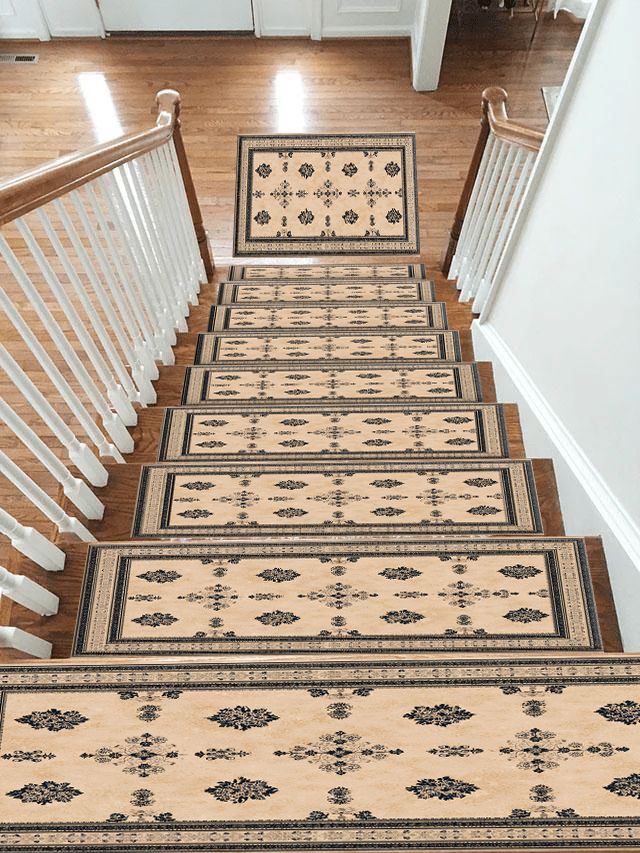 Cream Minimalist Bordered Classic non-slip stair mat